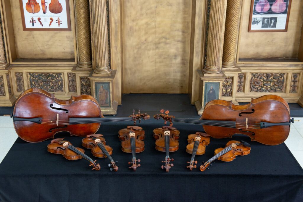 奇美提琴音樂饗宴移師台北登場，推出8把古老名琴同台演出。1